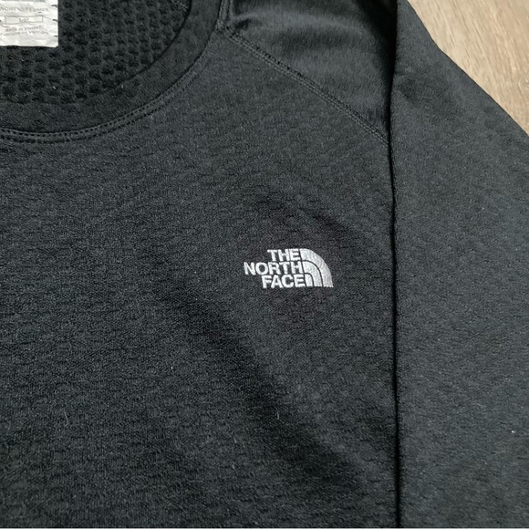 The North Face Textured Long-Sleeve Shirt with VaporWick® - Picture 2 of 8